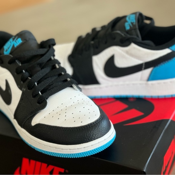 Air Jordan 1 Retro Low OG (GS) youth 5.5 white power blue black - Picture 6 of 12